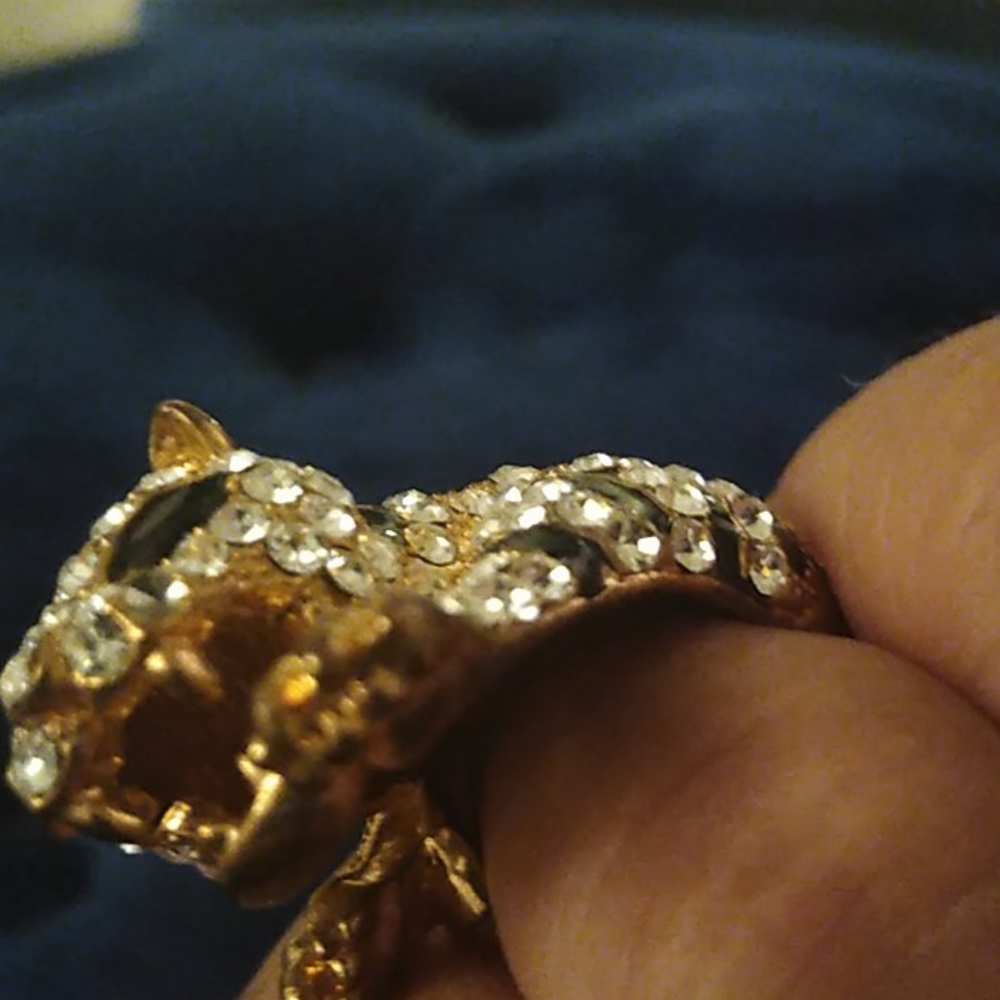 Two bracelets and ring costume jewelry - Picture 10 of 12